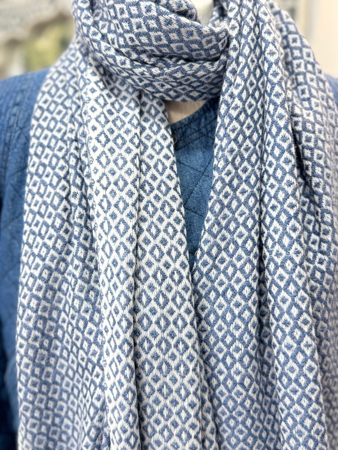 Cashmere diamond weave scarf in denim blue