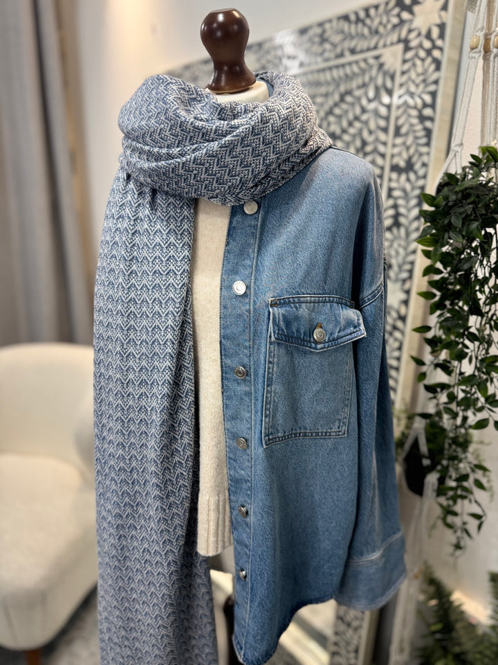 Cashmere hand-loom blanket scarf in blue zig zag