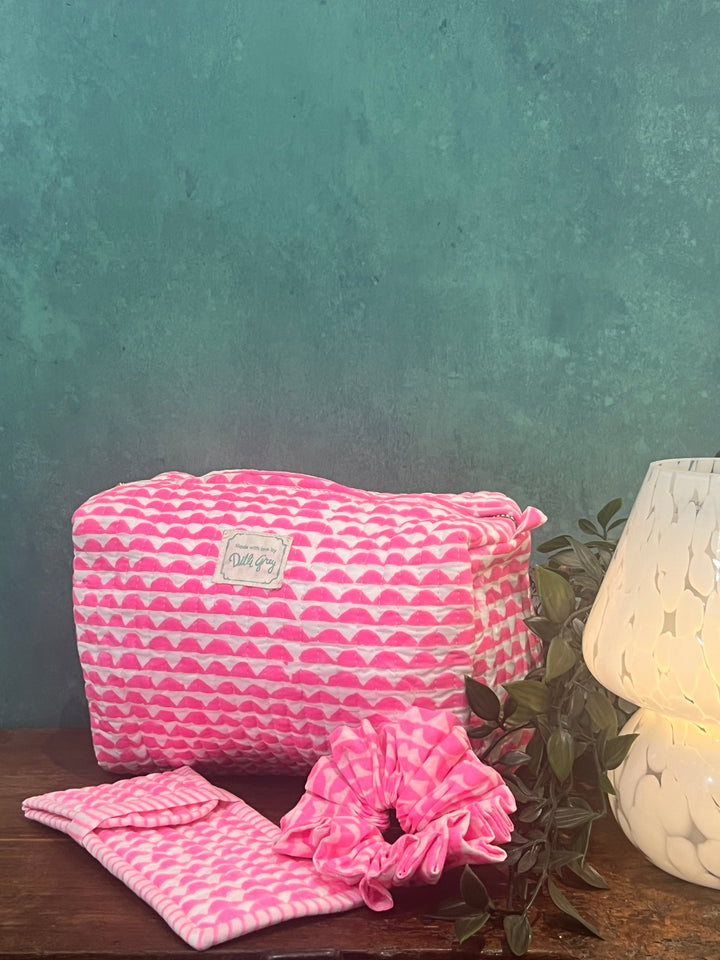 Neon Sunset Washbag in Pink