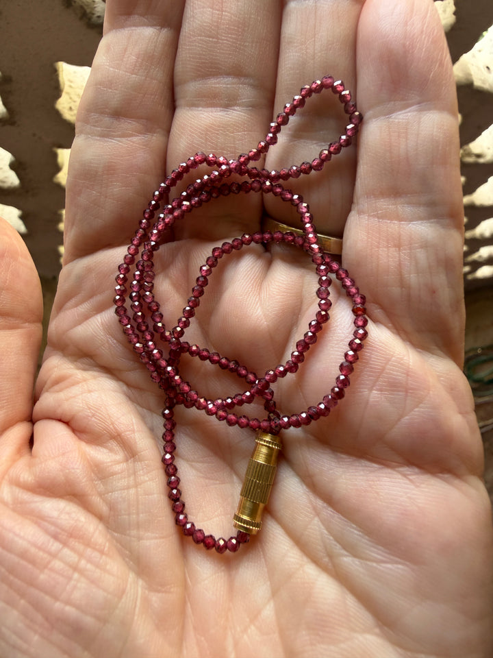 Jaipur Gem Choker in Garnet - SHIPS 9TH SEPTEMBER