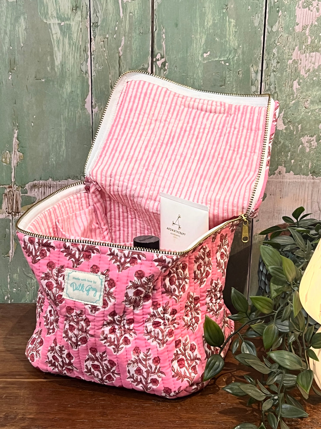 Mogra Cosmetics Case in Rani Pink