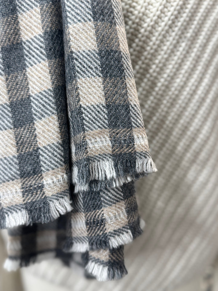 Cashmere checkerboard handloom scarf in greige