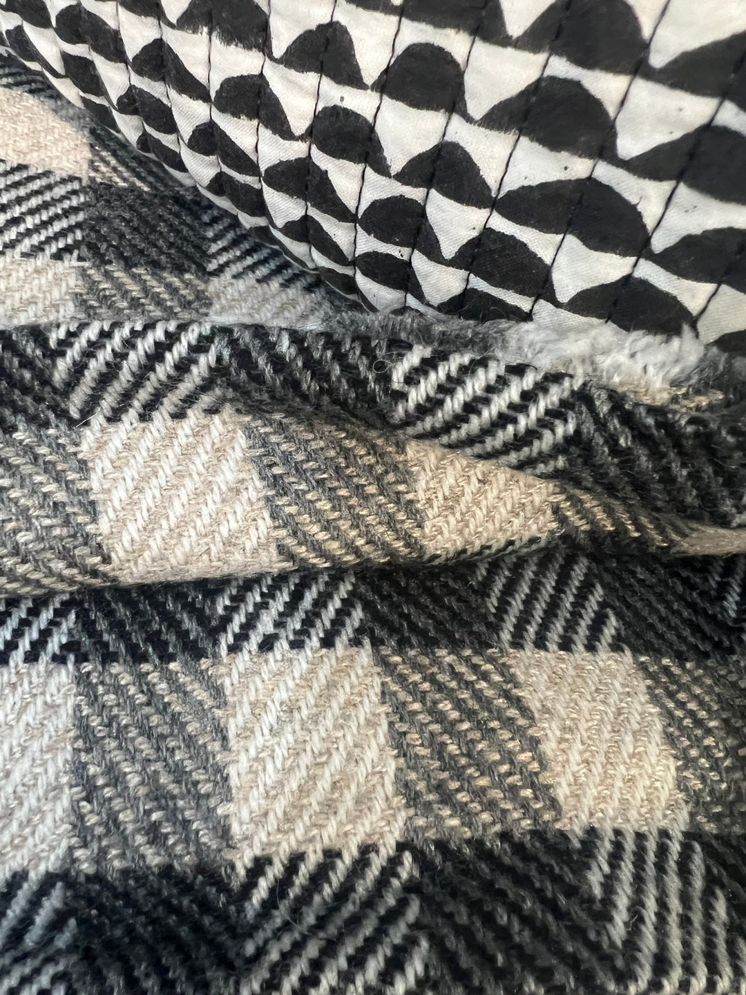 Cashmere and wash bag Gift Set