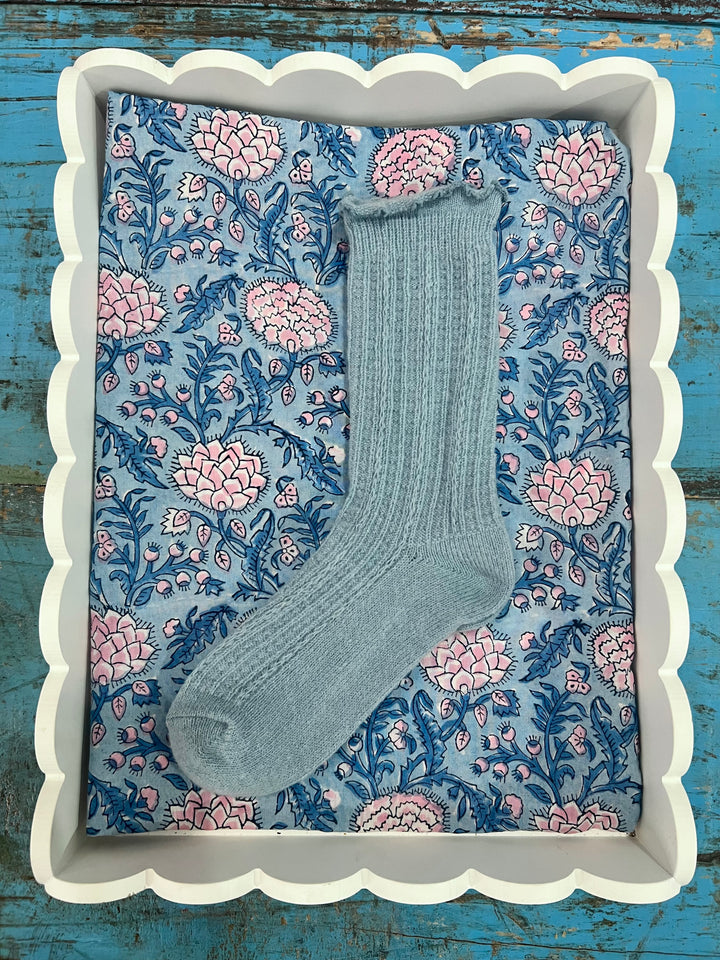 Ruffle Socks in dusty blue
