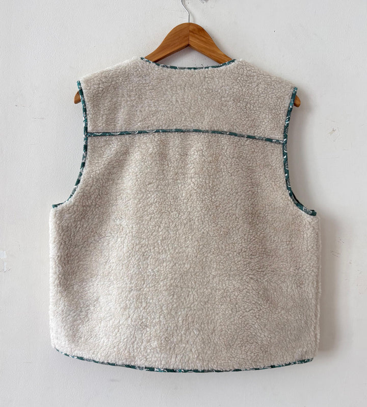 Abby Teddy Gilet in Spruce Daisy Butta