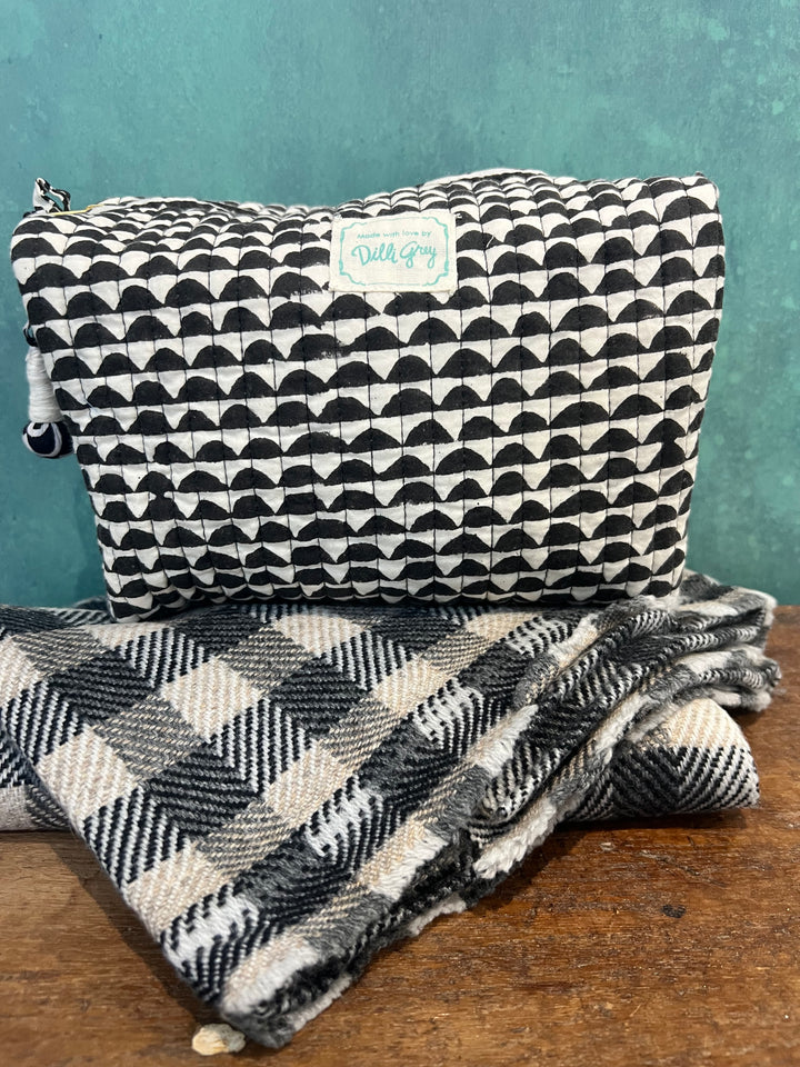 Cashmere and wash bag Gift Set
