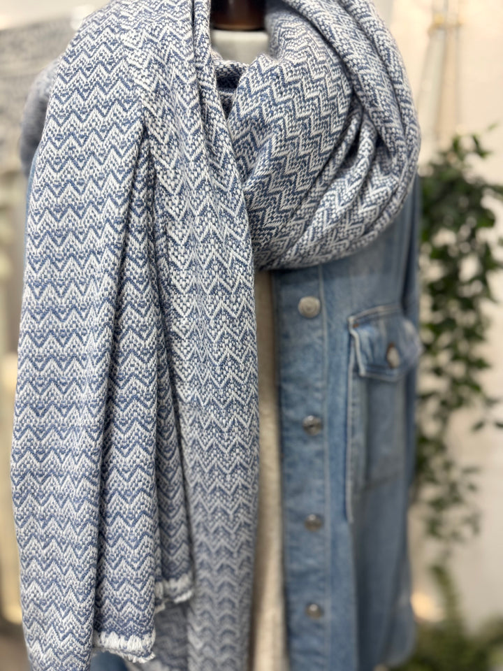 Cashmere hand-loom blanket scarf in blue zig zag