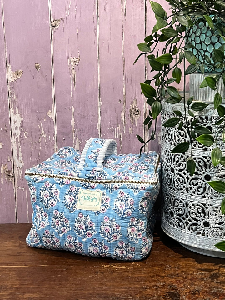 Mogra Cosmetics Case in Dusty Blue