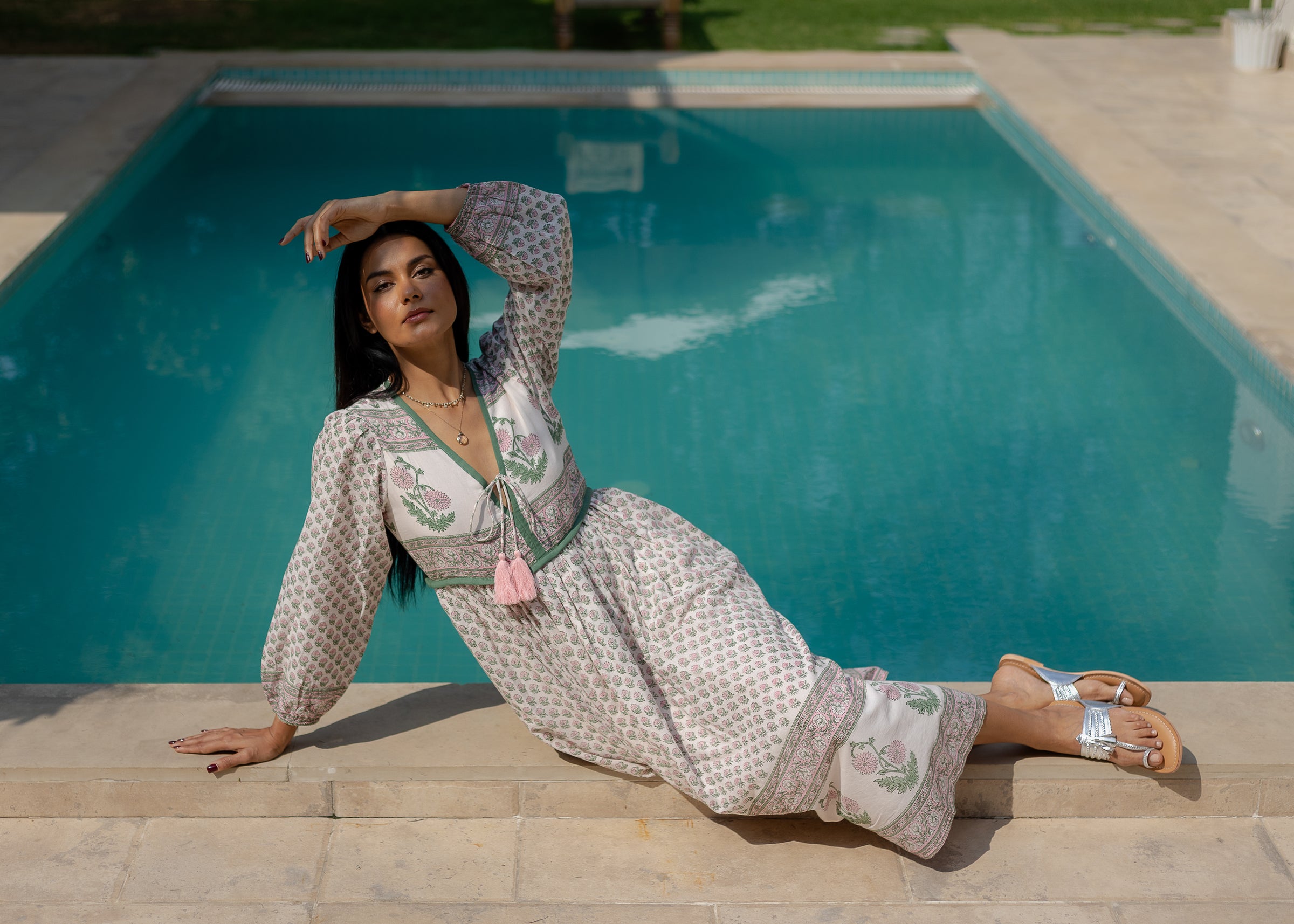 Jackie midi dress in white and sage - Dilli Grey