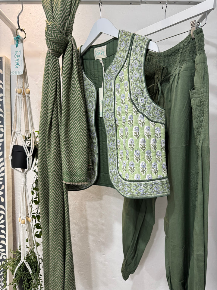 Cashmere chevron scarf in taupe and tulsi green