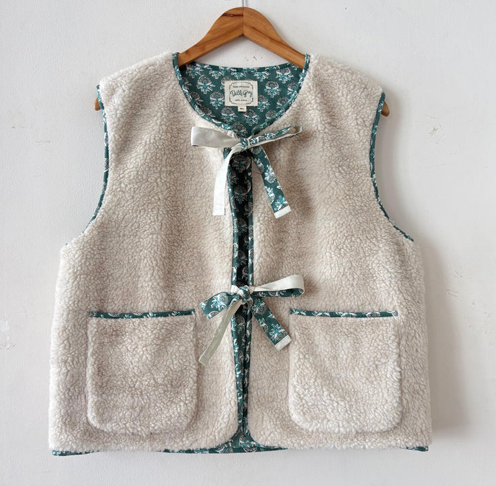 Abby Teddy Gilet in Spruce Daisy Butta