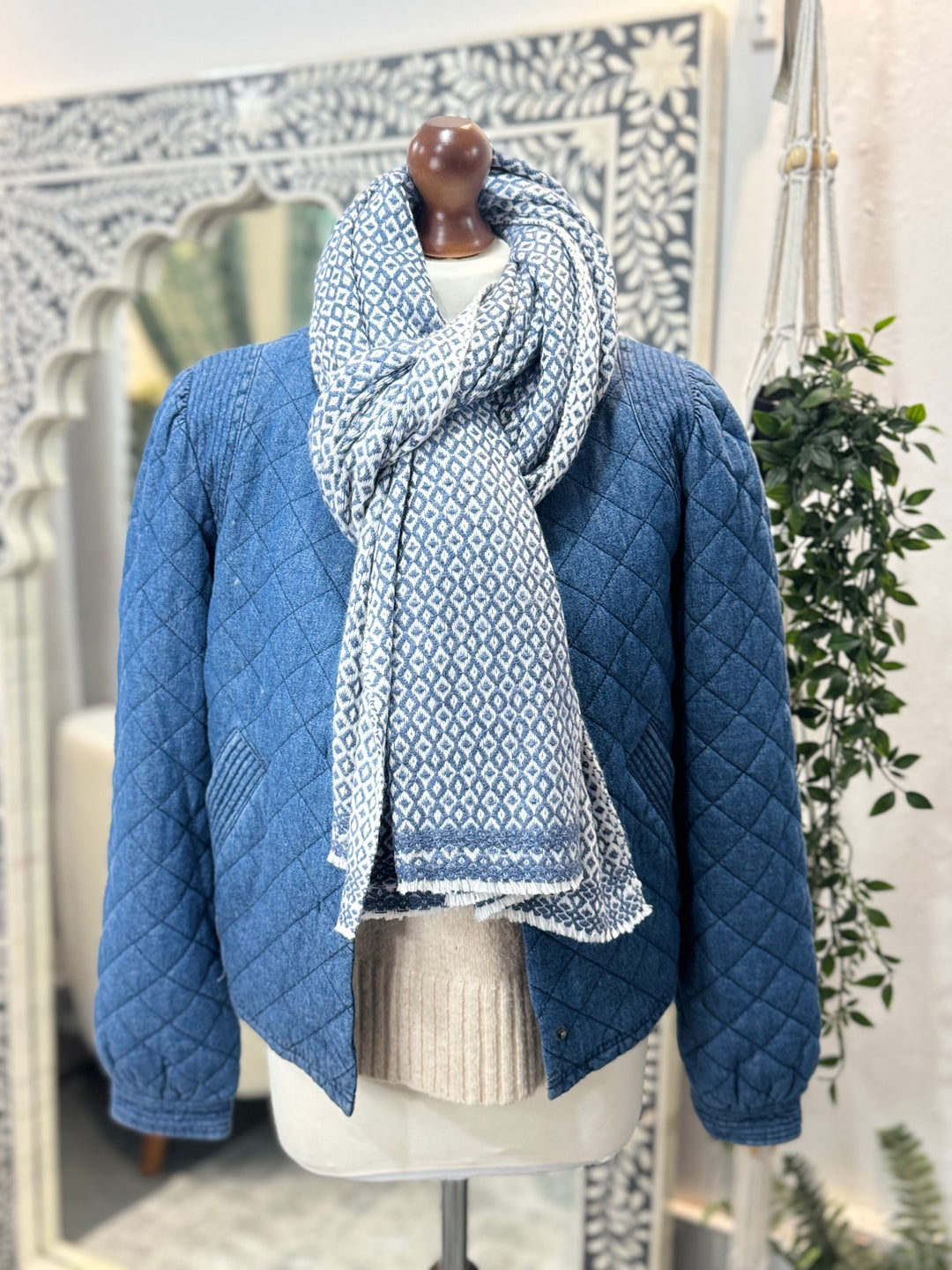 Cashmere diamond weave scarf in denim blue
