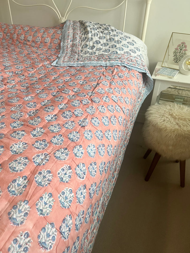 Heritage Butta with mixed border Quilt in Peach & Dusty Blue - Dilli Grey