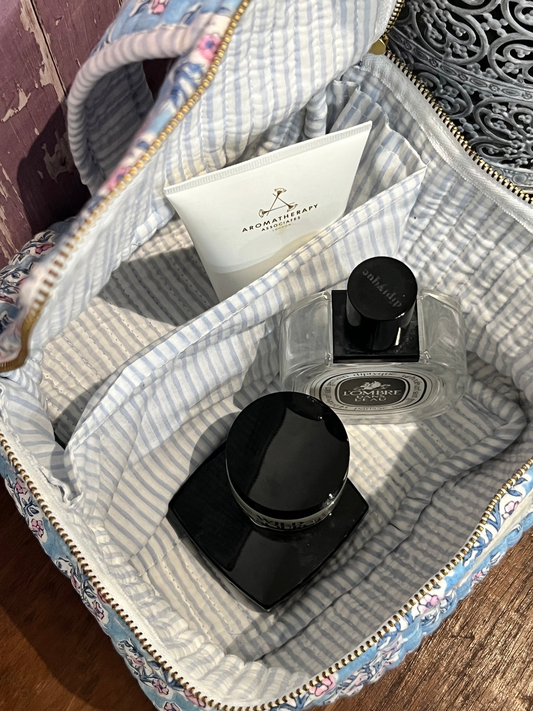 Mogra Cosmetics Case in Dusty Blue