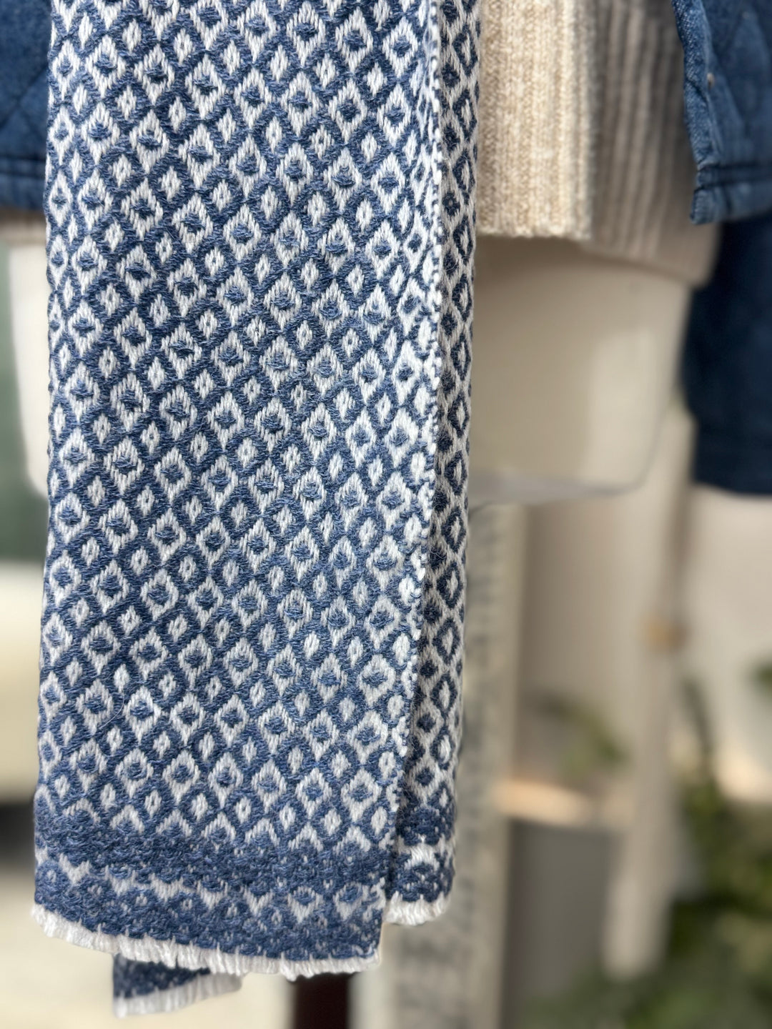 Cashmere diamond weave scarf in denim blue