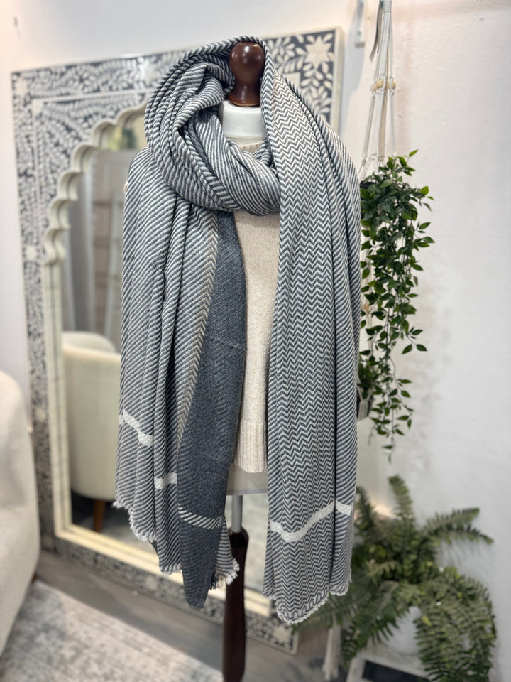Cashmere hand-loom blanket scarf in grey