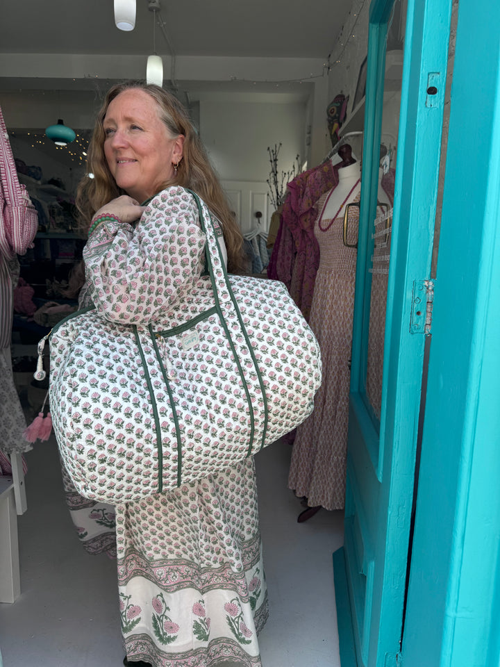 Daisy Buta Quilted Weekend Bag in white and sage