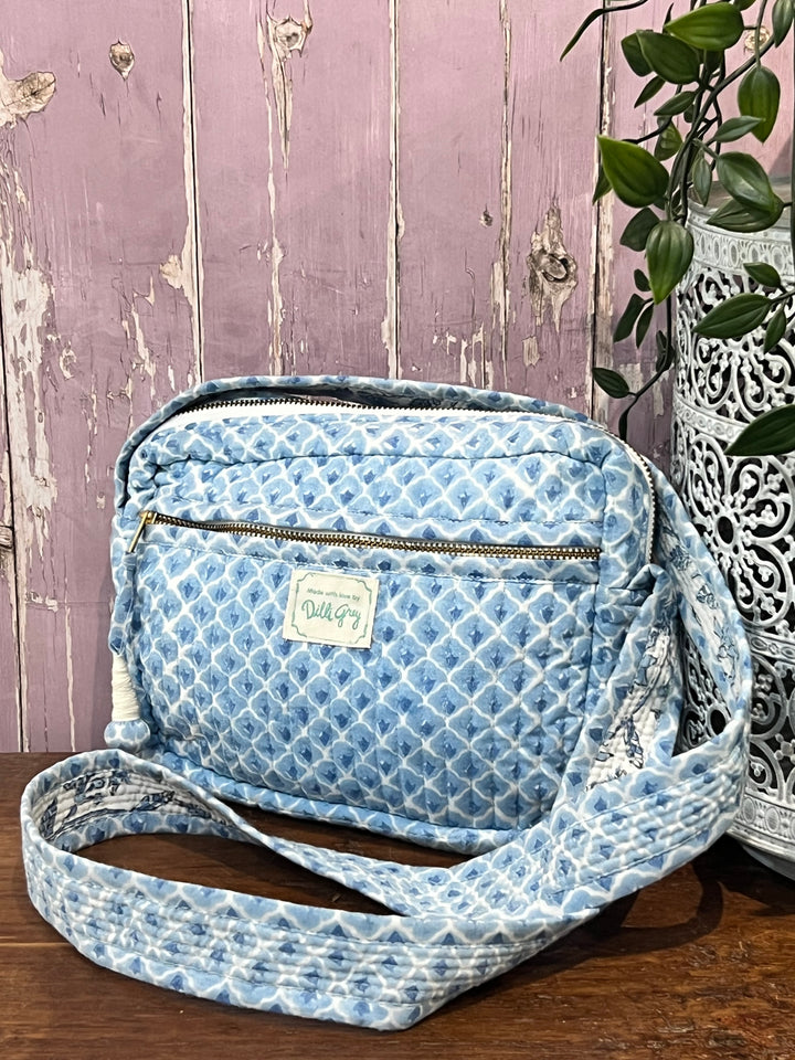 New cross body bag in blue mini buta