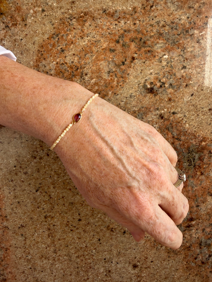 Jaipur Gem Bracelet - Mother of Pearl & Tourmaline- SHIPS 9TH SEPTEMBER