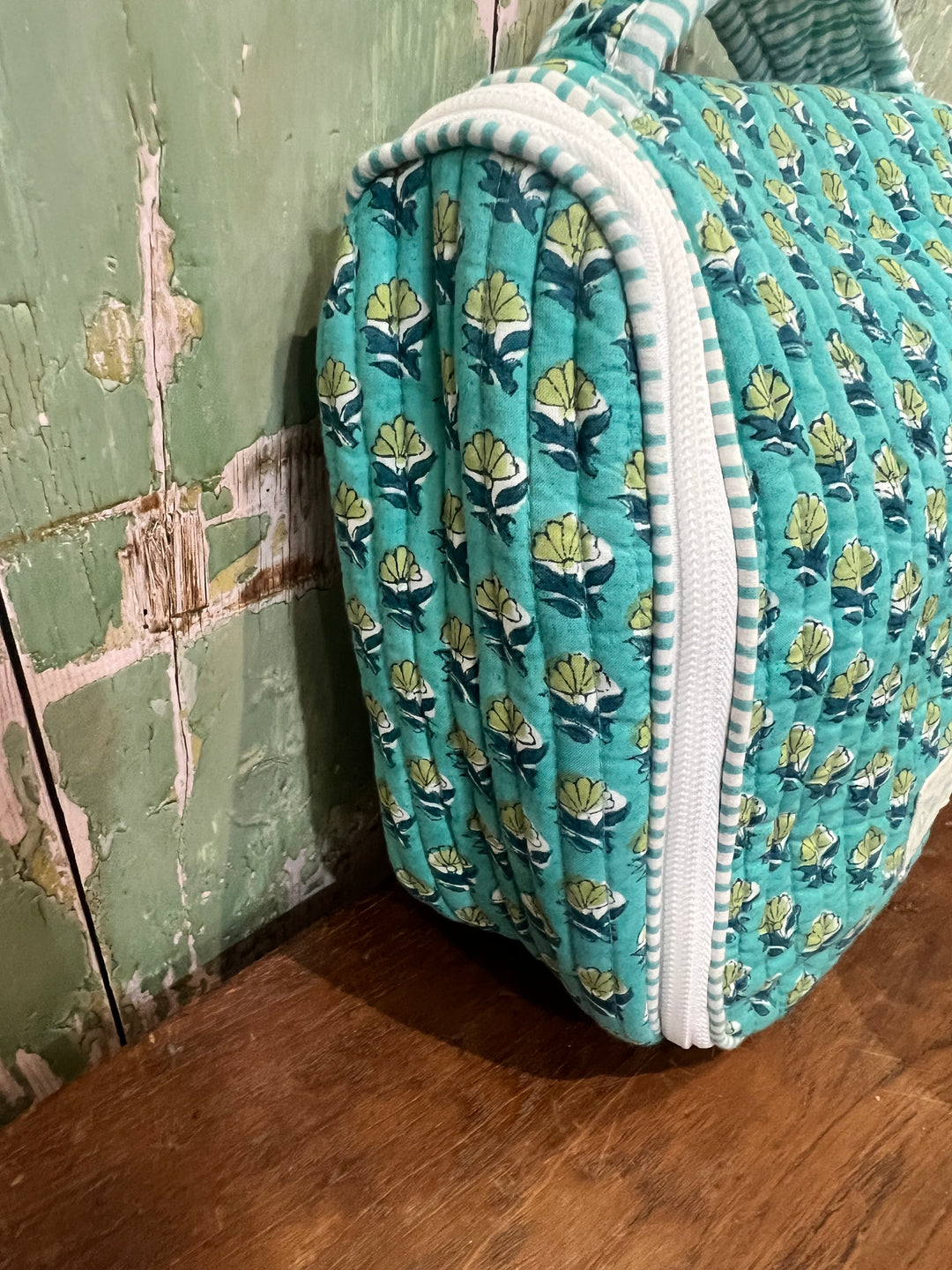 Pool Blue Daisy Buta Hanging Wash bag