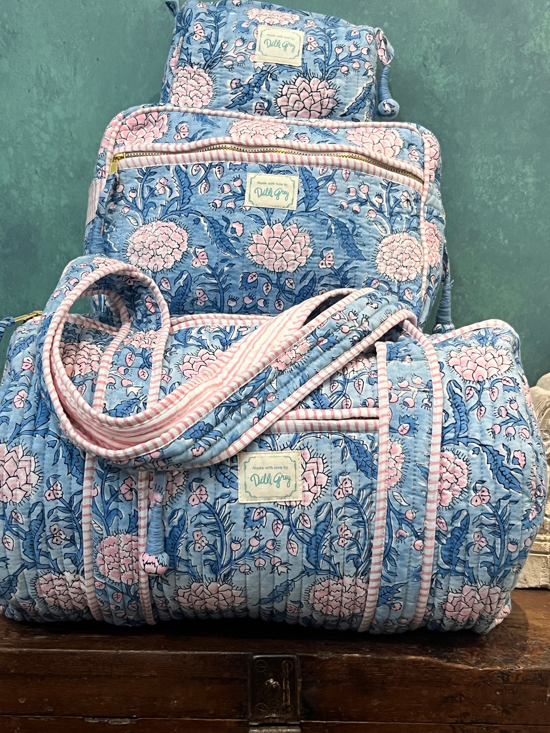 Eyemask and Scrunchie Pouch Set in Blue and Pink Johari