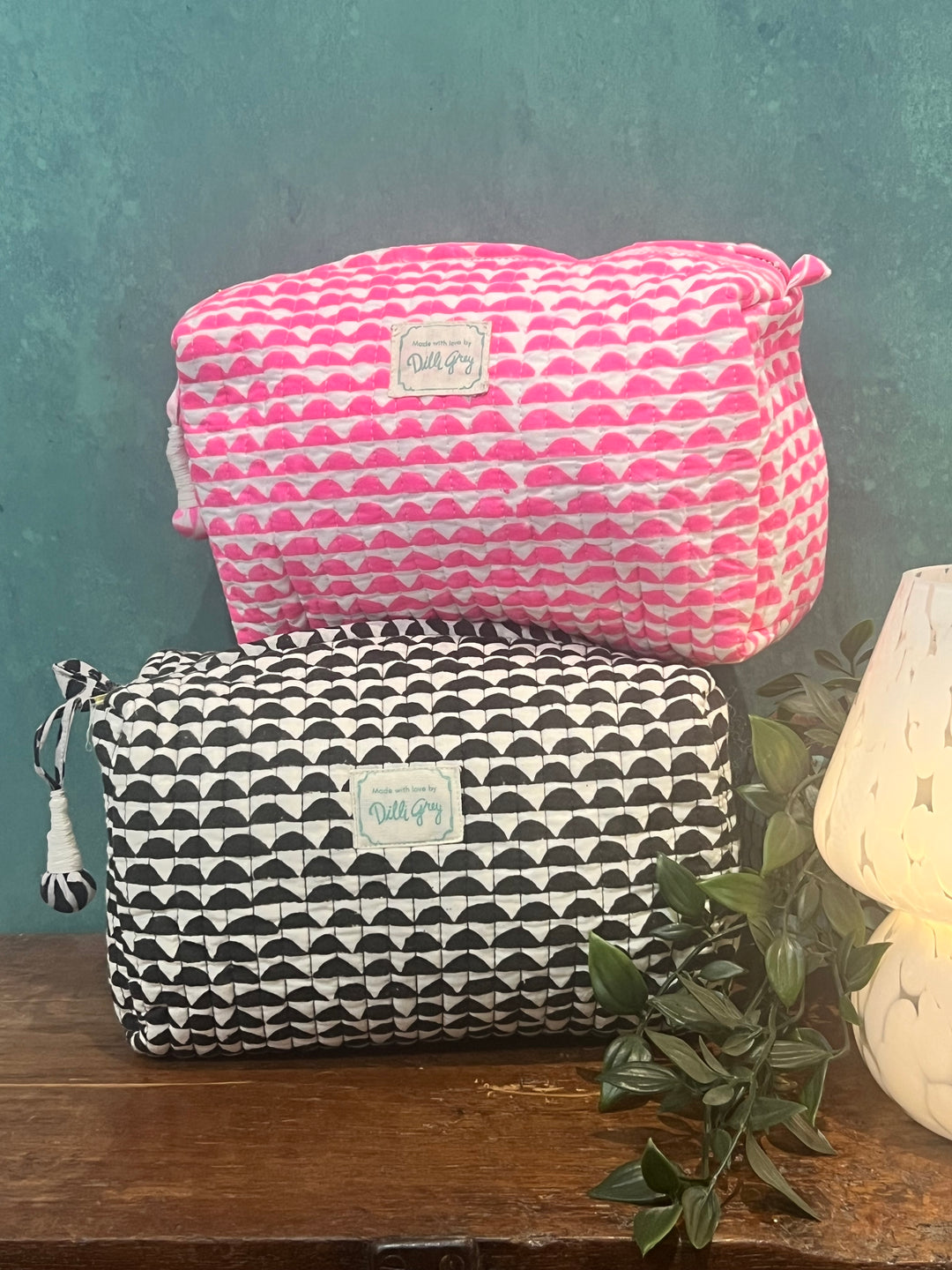 Neon Sunset Washbag in Pink