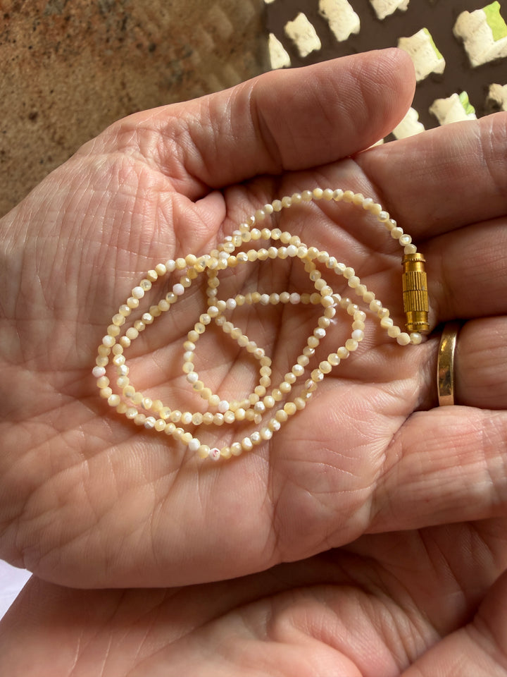 Jaipur Gem Choker in Mother of Pearl  - SHIPS 9TH SEPTEMBER
