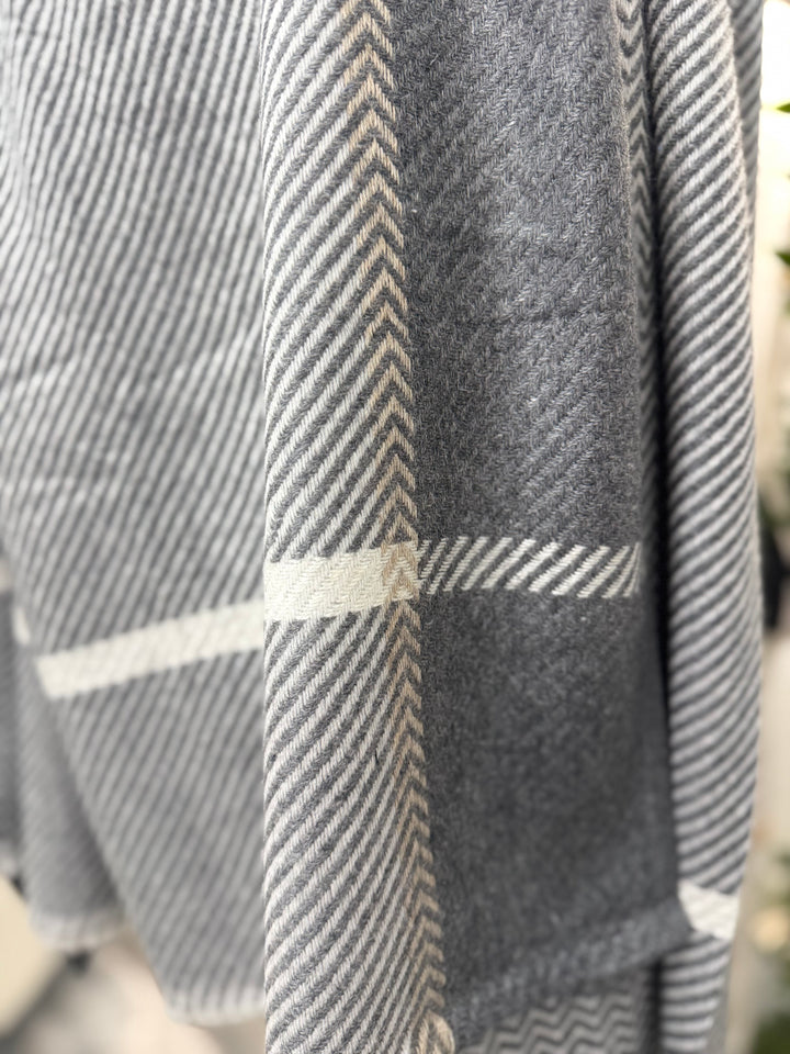 Cashmere hand-loom blanket scarf in grey