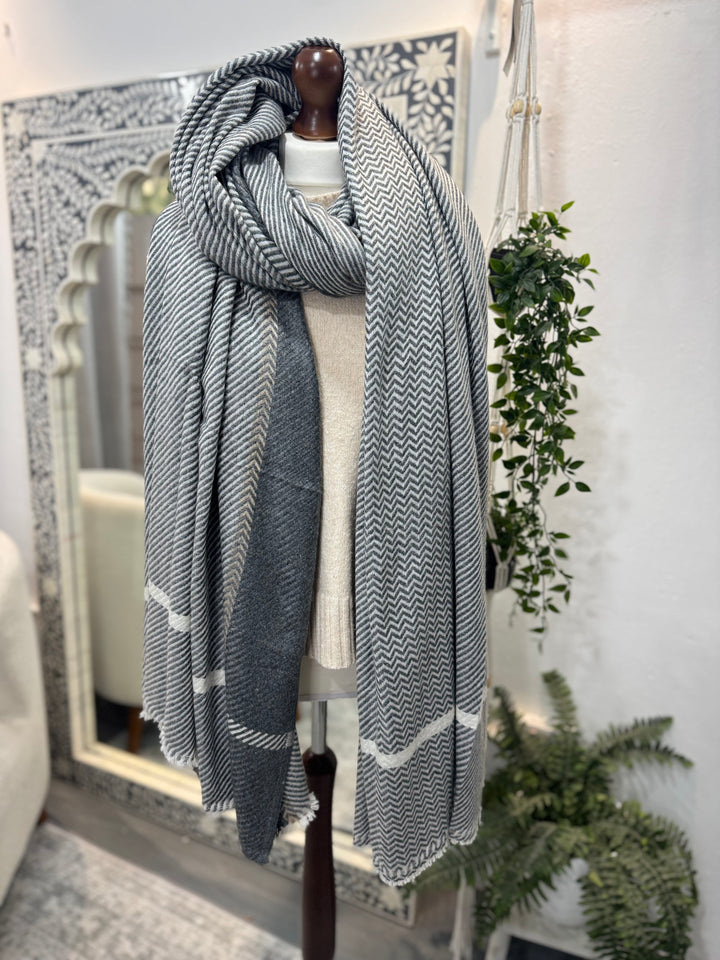 Cashmere hand-loom blanket scarf in grey