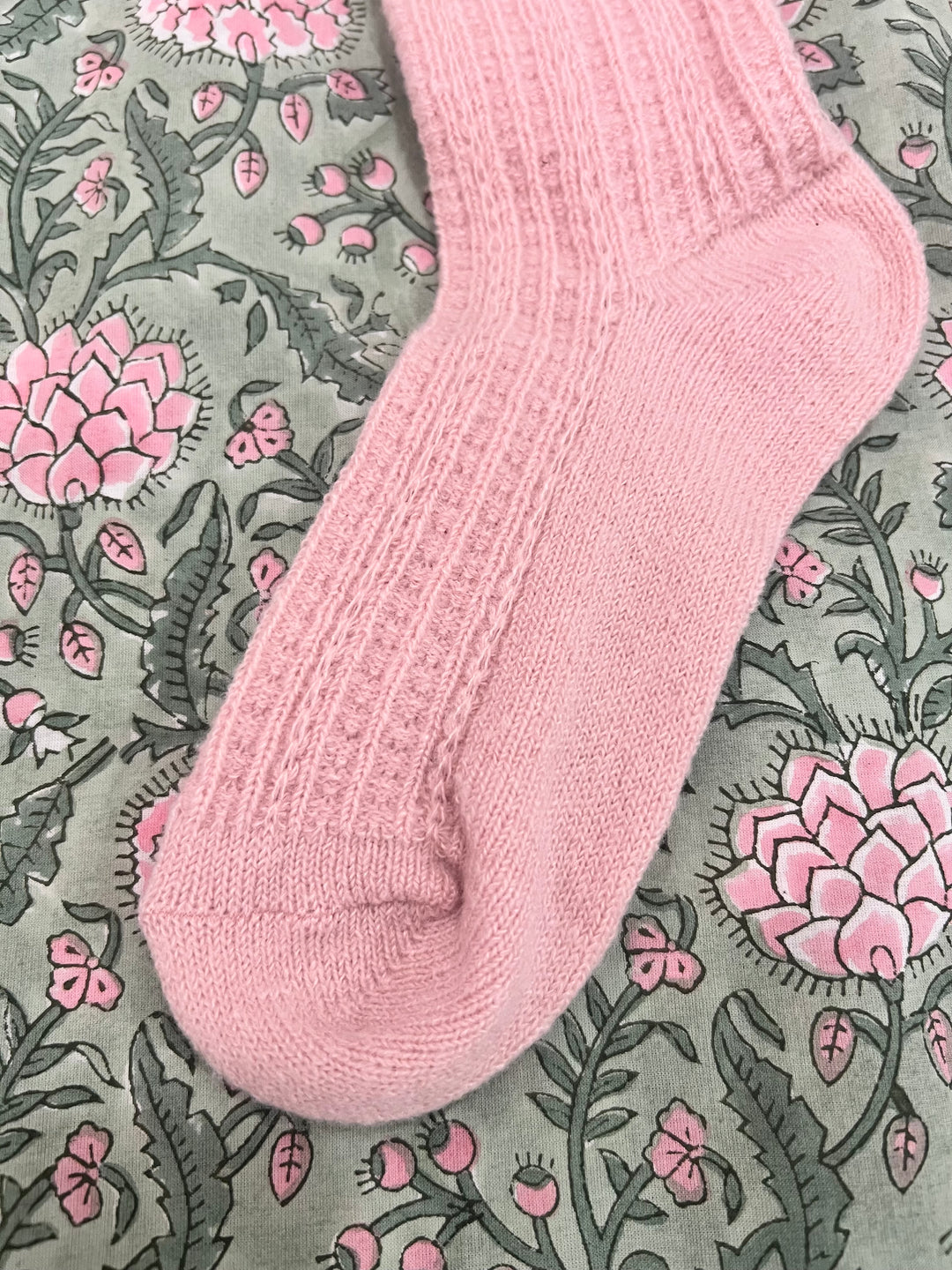 Ruffle Socks in Jaipur pink