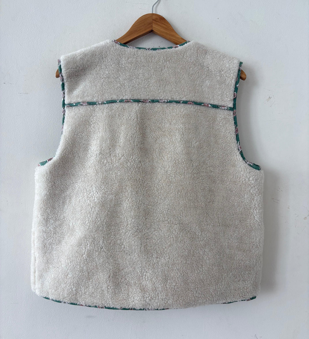 Abby Teddy Gilet in Tulsi Green Butta