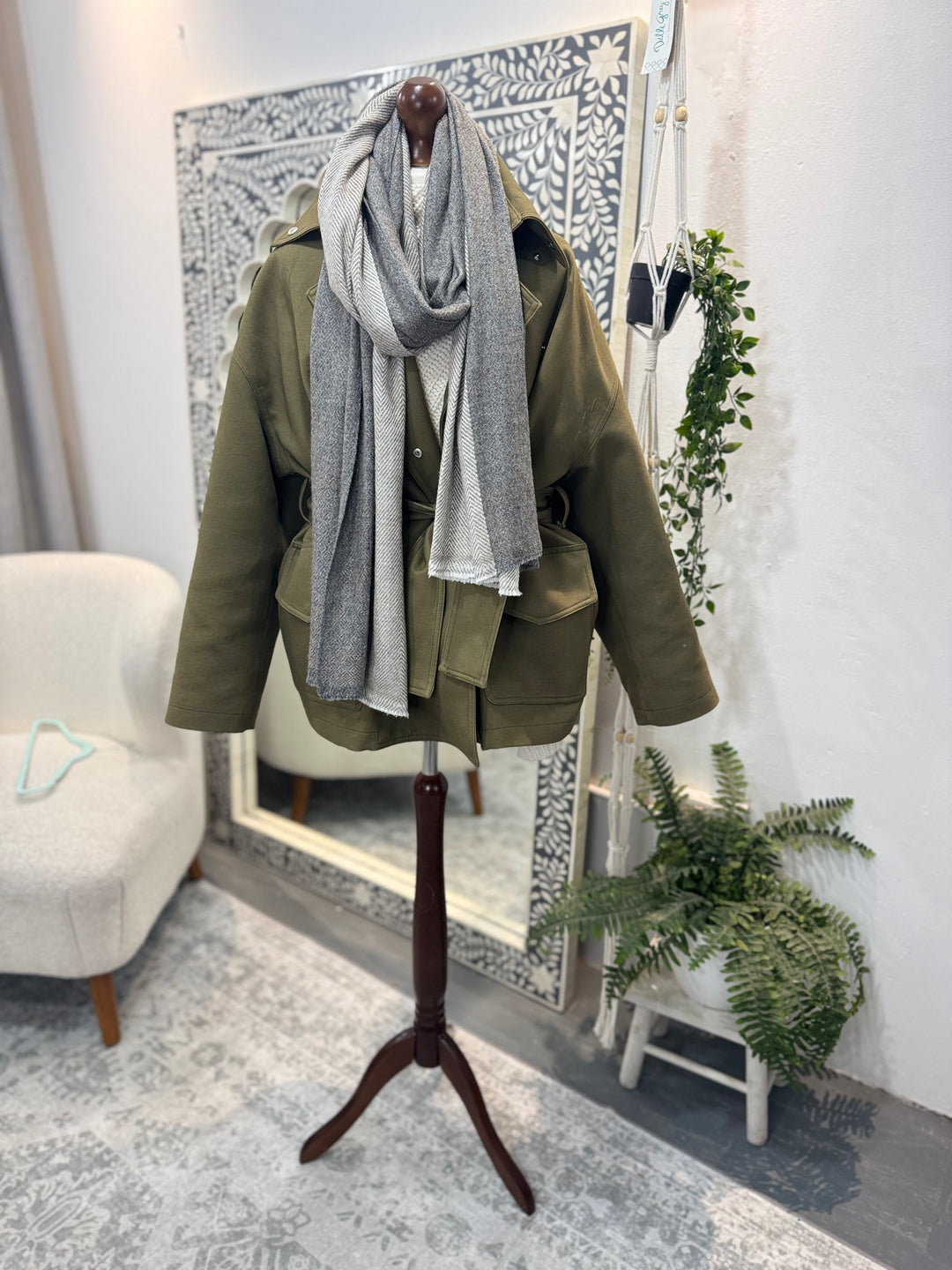 Cashmere 2 tone weave scarf in charcoal and dove grey