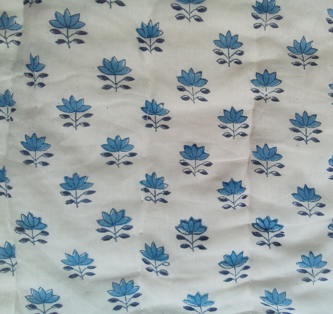 Lotus mini quilt in Cornflower