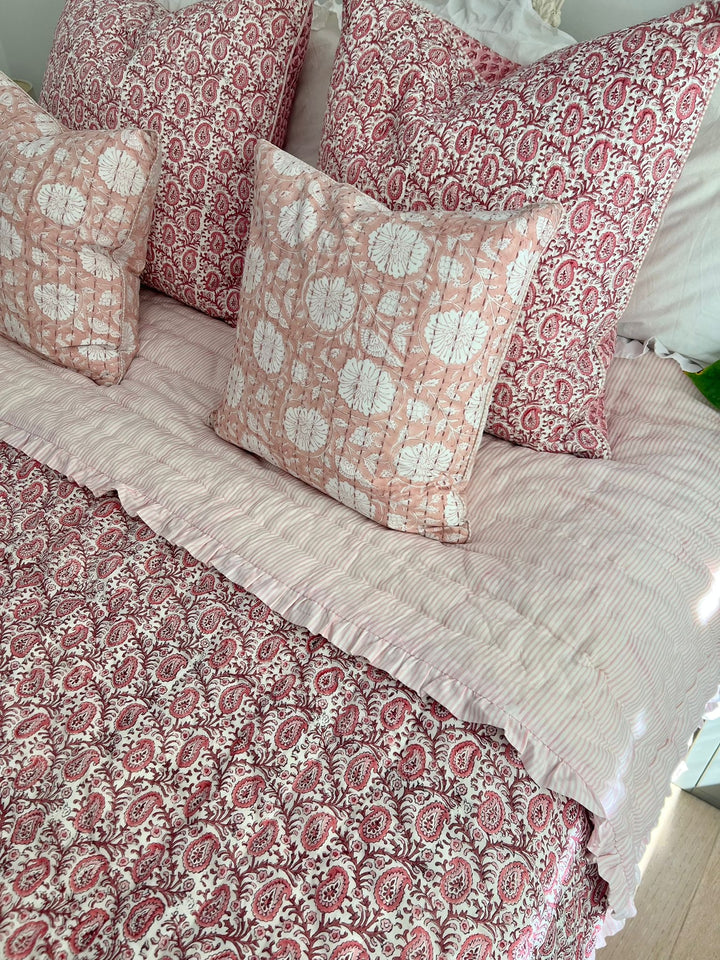 Paisley King Size Ruffle Quilt In Desert Rose