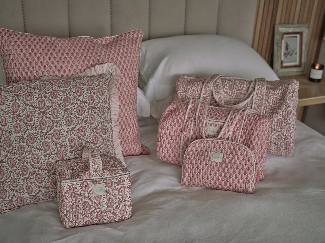 Paisley Cosmetics Case In Desert Rose