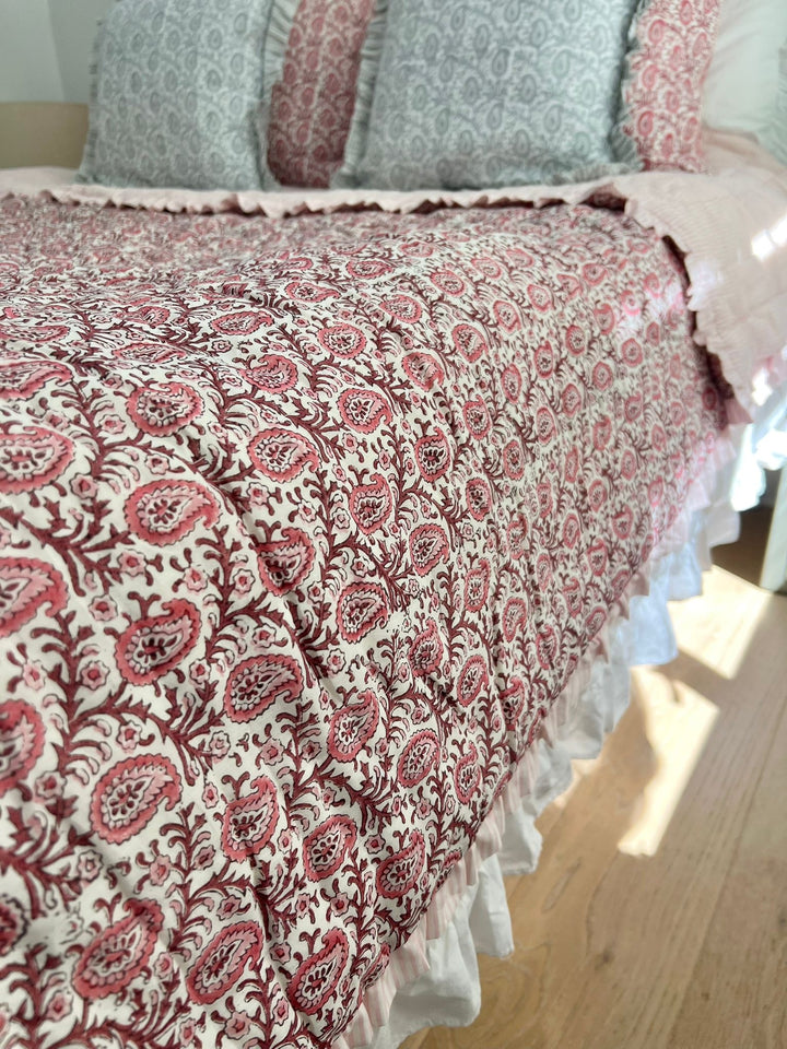Paisley King Size Ruffle Quilt In Desert Rose