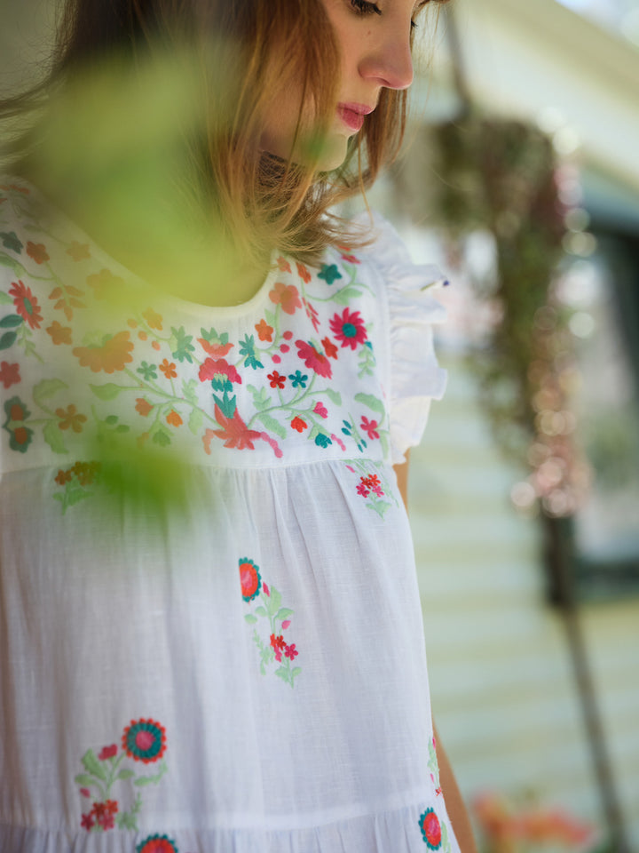 Nicoletta Embroidered Linen Dress In Jasmine